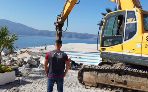 U ndertuan gjate fushates elektorale: Shemben rreth 20 objekte ne Ksamil